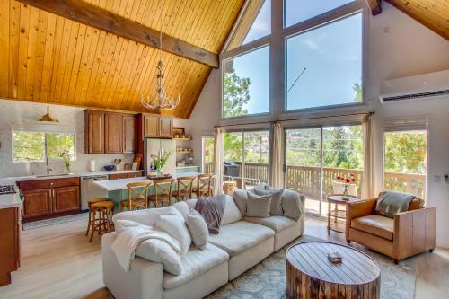 Designer A-Frame in Lake Arrowhead with Game Room in Lake Arrowhead, USA