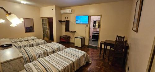 1 double bed, 2 twin beds