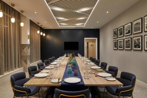 Courtyard By Marriott London City Airport - image 12