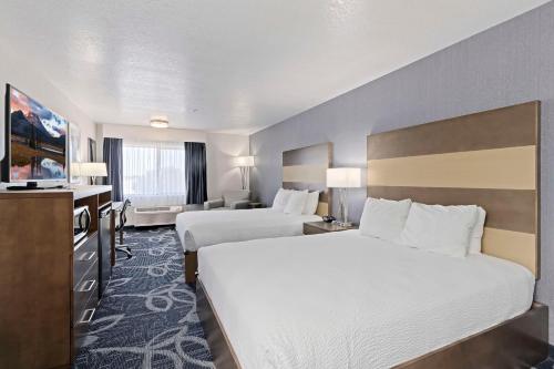 2 queen beds