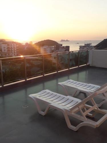 Deluxe Double Room with Balcony and Sea View image 10
