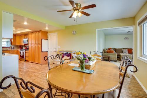 Santa Ana Home with Patio, 9 Mi to Disneyland! in Santa Ana, USA