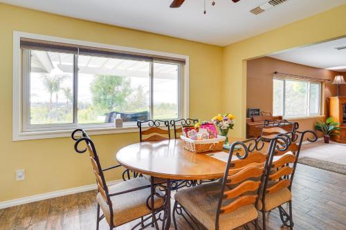 Santa Ana Home with Patio, 9 Mi to Disneyland! in Santa Ana, USA