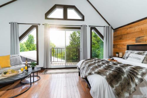 Cozy chalet with Pool and Spa in Grenville-Sur-La-Rouge (QC)