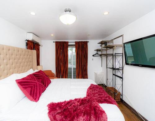 Luxury 6BR Home in Brooklyn in Brooklyn, USA