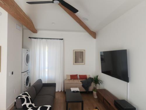 Ladera Retreat near Sofi Stadium, LAX, Beach thumb 2