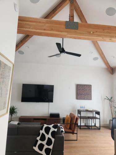 Ladera Retreat near Sofi Stadium, LAX, Beach in Los Angeles, USA
