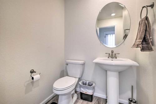 Charming 3BR Retreat - Perfect for Families! in Buckingham, USA