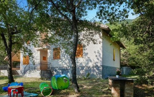 外部景觀, Awesome Home In Cerqueto Di Civitella in 奇維泰拉德爾特龍托