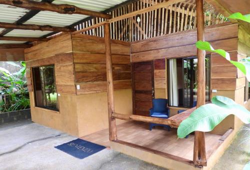 Iguanitas Lodge in Boca Tapada
