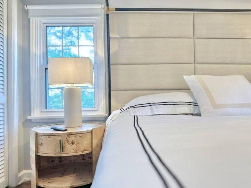 The Whitmore by Luxe PGH in Mount Lebanon, USA