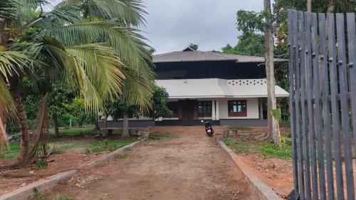 Backwater Bay, Edappally