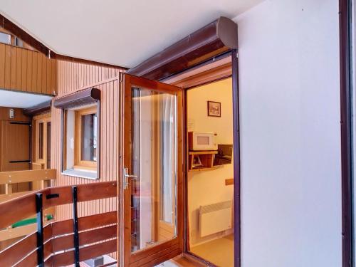Apartment image 8