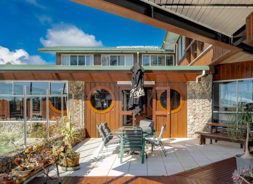 Exterior view, South Pacific Resort Hotel in Norfolk Island