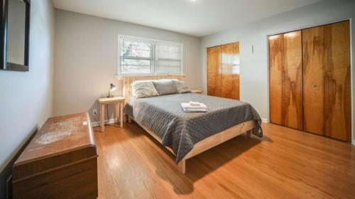 Spacious 3-BR Retreat Near Louisville Attractions in Louisville, USA