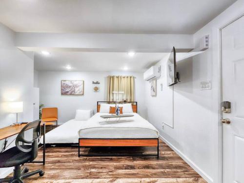 Hidden Gem 8 min to Downtown Close to UH, Night Life, NRG in Houston, USA