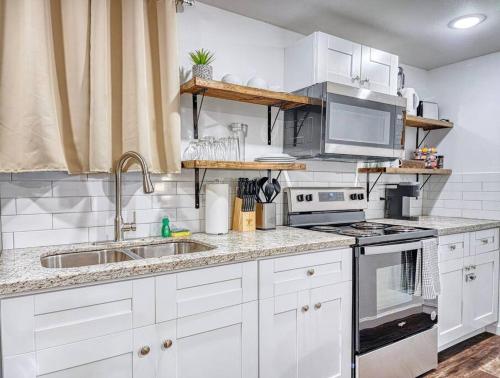 Hidden Gem 8 min to Downtown Close to UH, Night Life, NRG in Houston, USA