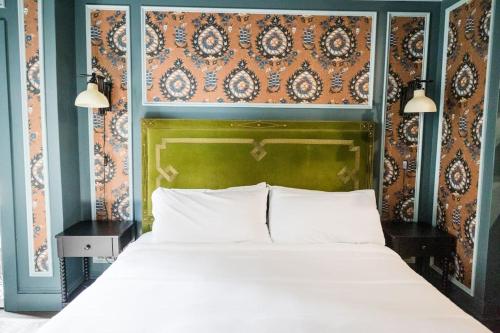 The Gas Lamp Hotel - Adams Suite in Philadelphia, USA