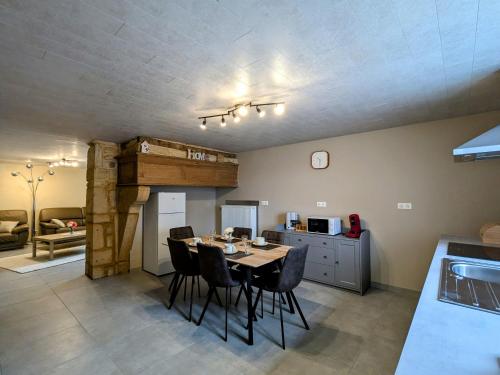 Charmante maison de campagne avec terrasse et jardin - 2 appartements rénovés - FR-1-585-133 (Charmante maison de campagne avec terrasse et jardin - 2 appartements renoves - FR-1-585-133) in Louppy-sur-Loison