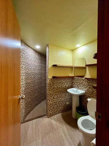 Midnite Inn Room Type - Deluxe Double Room