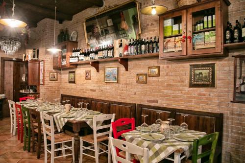 Ресторан, Le stanze di Vino Rosso in Носера Суперьоре