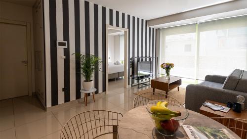 One-Bedroom Apartment image 10