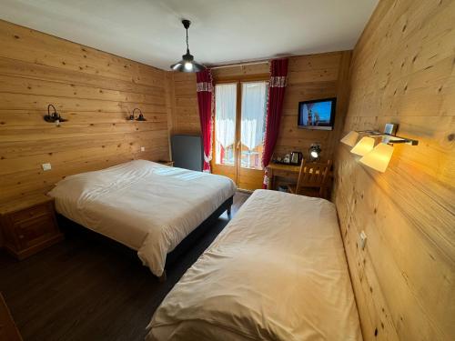 Triple Room with Mountain View
