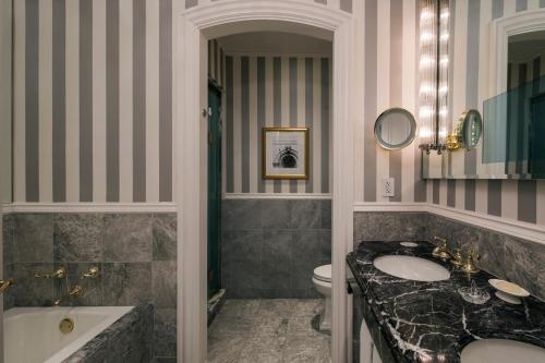 Grand Luxe King Room - Butler Service image 3