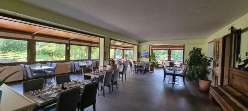 Restorāns, Hotel du Lac in Laroquebrou