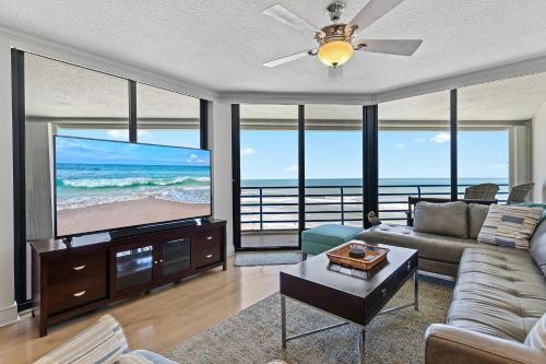 Ebb Tide 702 in New Smyrna Beach, USA