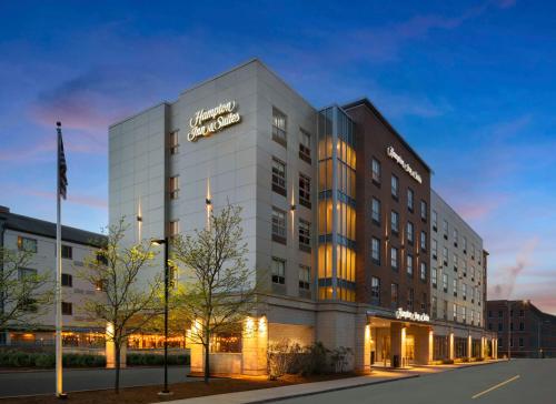 Hampton Inn & Suites-Worcester, MA
