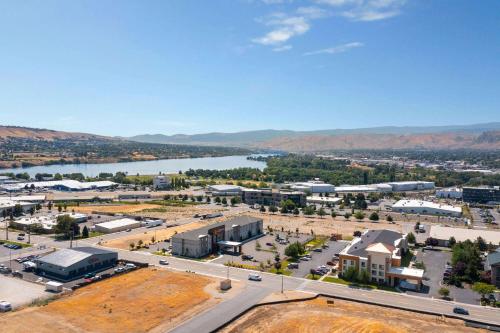 Sleep Inn & Suites - image 7
