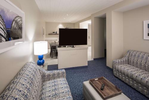 Junior King Suite with Seating Area