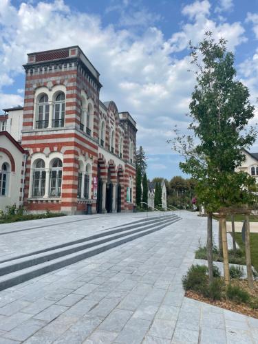 Gyógyfürdő, Studio lumineux au calme en centre ville, face aux thermes in Salies-De-Bearn városközpont