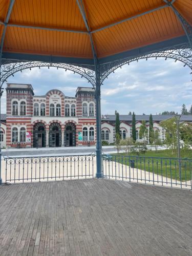 Gyógyfürdő, Studio lumineux au calme en centre ville, face aux thermes in Salies-De-Bearn városközpont