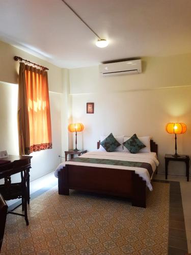room detail thumbnail 1