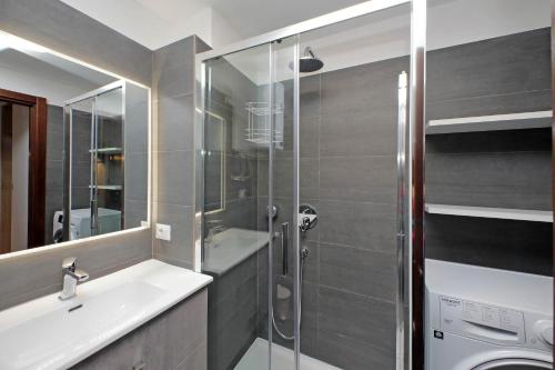 Lovely Apartment Via Sistina - image 13