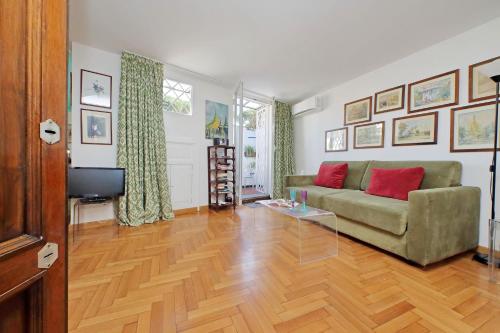 Lovely Apartment Via Sistina - image 11