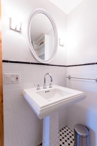 2 bedrooms with one private bathroom in lovely home, New York (fotografie 5)
