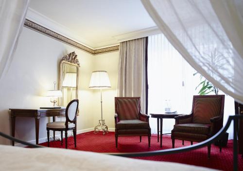 Superior Double or Twin Room image 4