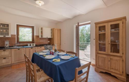 virtuve, 2 Bedroom Amazing Apartment In Avigliano Umbro in Avigliano Umbro