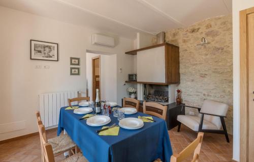 virtuve, 2 Bedroom Amazing Apartment In Avigliano Umbro in Avigliano Umbro