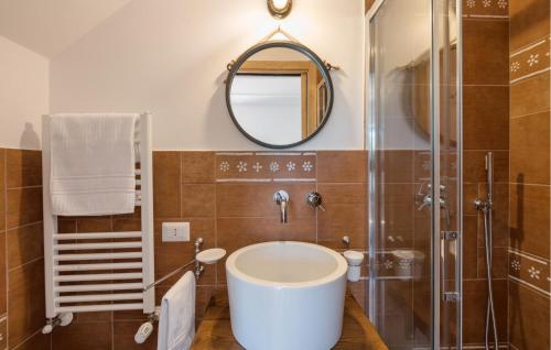 Vannas istaba, 2 Bedroom Amazing Apartment In Avigliano Umbro in Avigliano Umbro