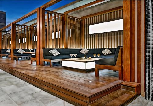 Upscale Suite at CN Tower, Metro Convention & Rogers Centre, Toronto (photo 8)