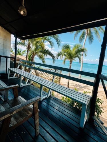 A Little Bungalows By Beach in Bang Por