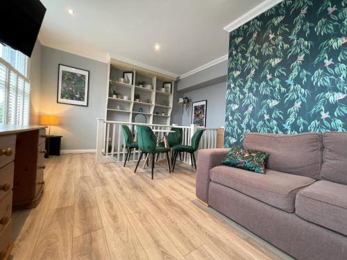 Two Bedroom Flat in London - image 5