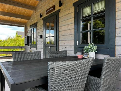 Iekārtas, LITTLE ROCK RETREAT Log Cabin with Hot Tub in Tyrrellspass