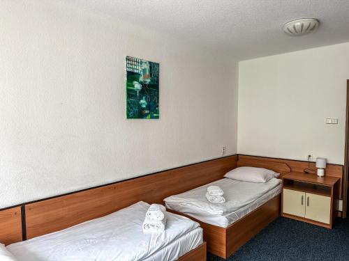 Hotel Echo - image 5