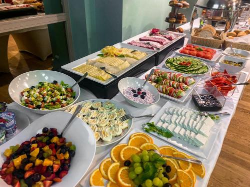 Hotel Echo - image 2