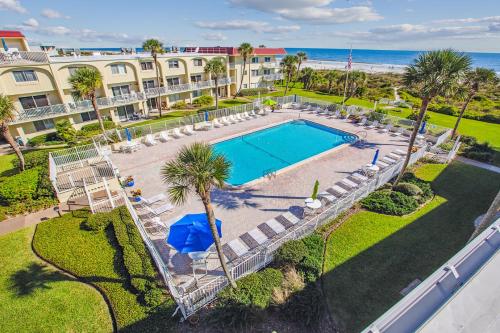 Coastal Retreat Your Luxe Beach Haven Awaits in Coquina Gables, USA